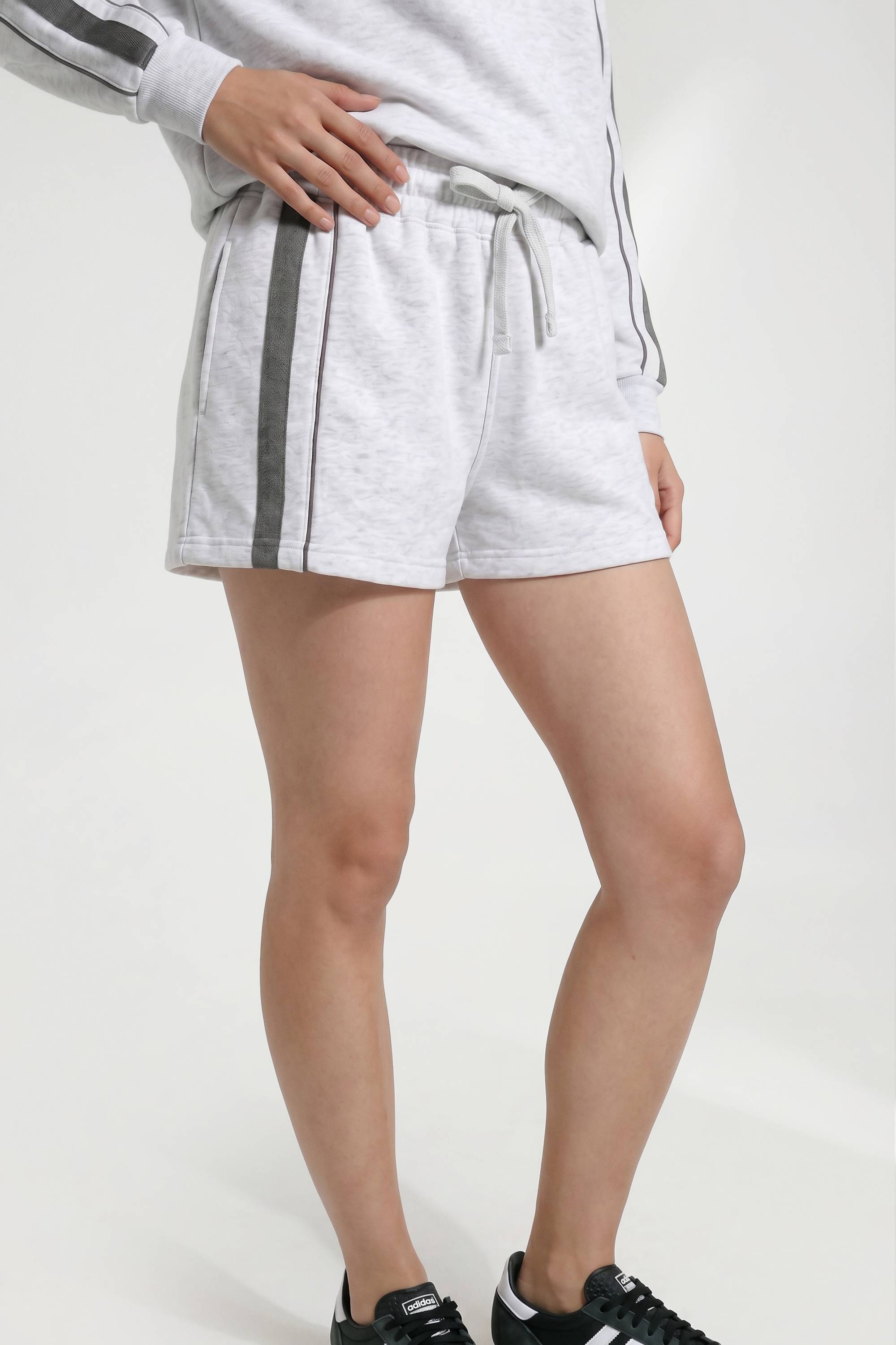 boohoo Ensemble De Survêtement Sweat-shirt Et Short À Détail Double Bande