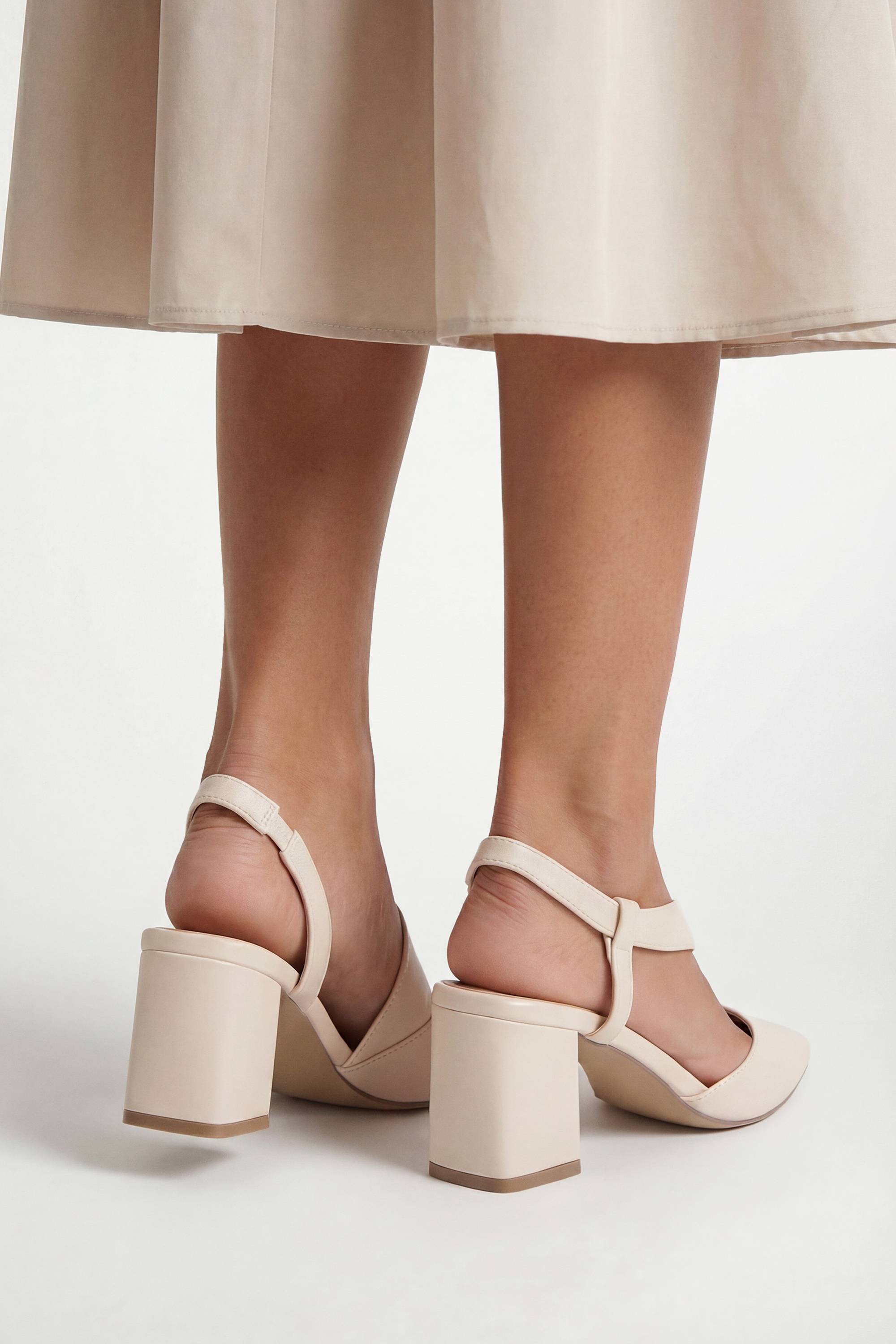 Wallis Escarpins Chaussettes À Bout Pointu Avec Bride Asymétrique Et Talon Bloc Confort Coupe Large Eve
