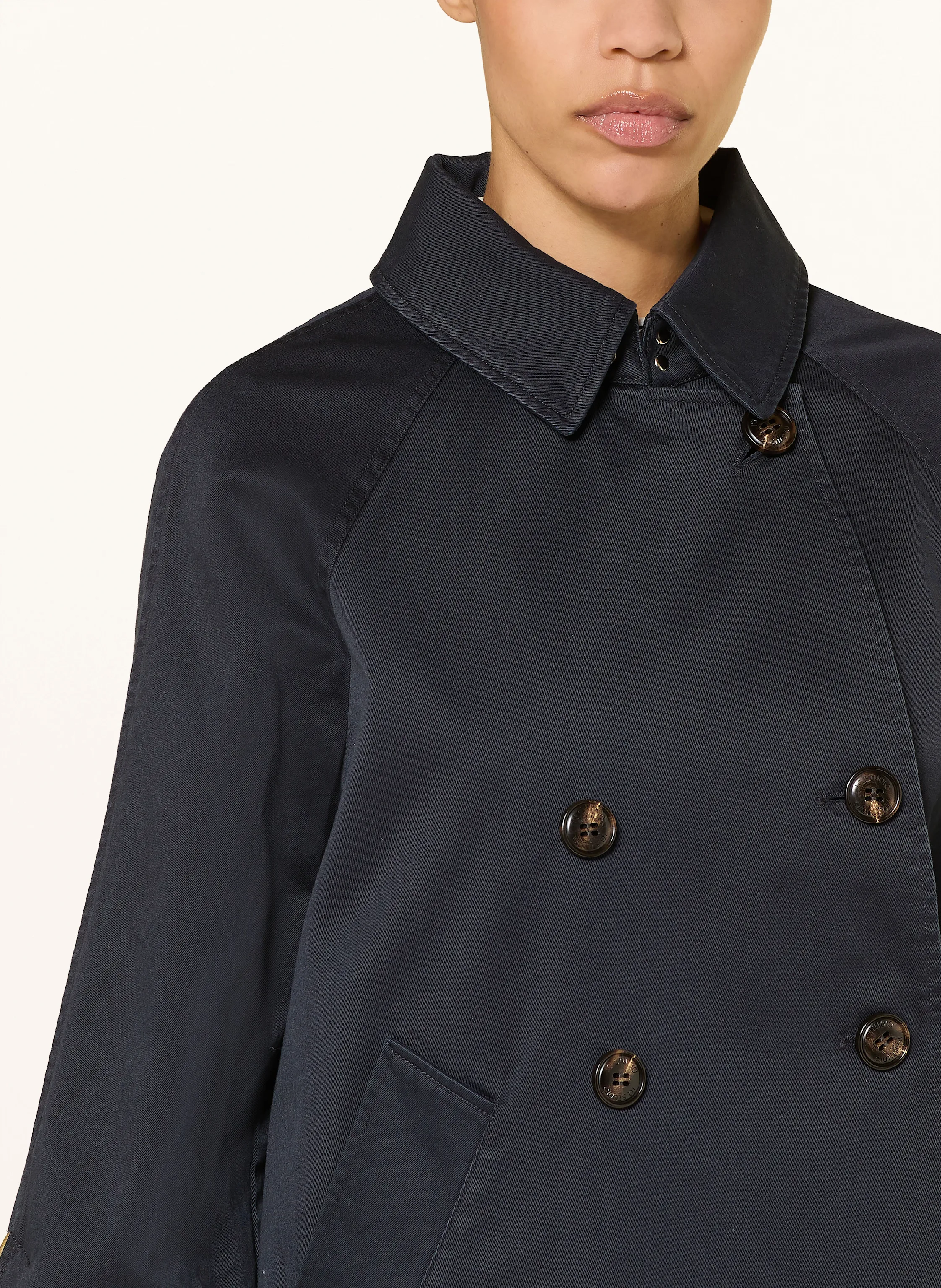 IQ STUDIO Cropped-Trenchcoat
