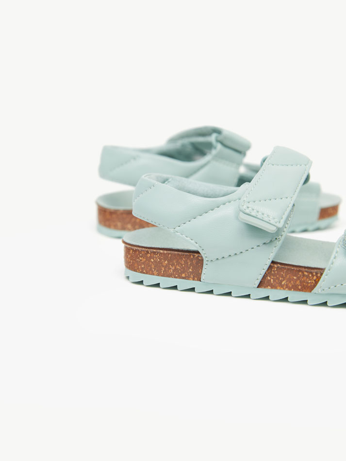 Sandália acolchoada com tira de velcro - Verde menta