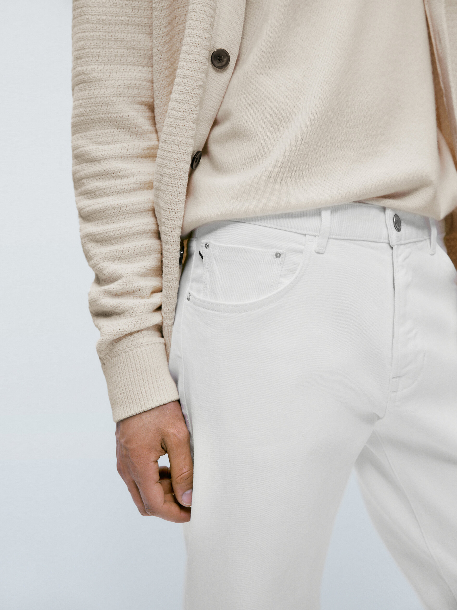 Calça vaquero com ourela - BLANCO