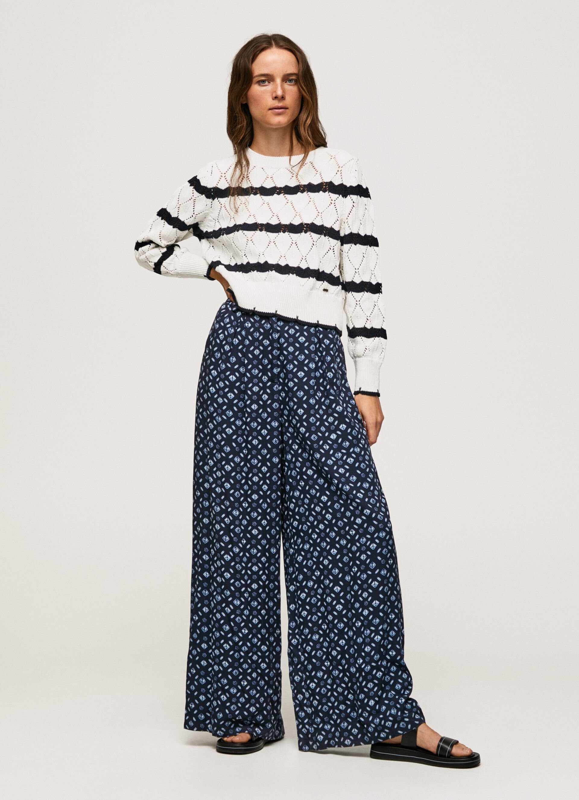 CALÇA ESTAMPADA DE PERNA LARGA - multicolorida