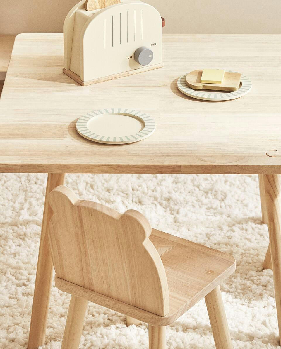 MESA DE MADEIRA COM URSO