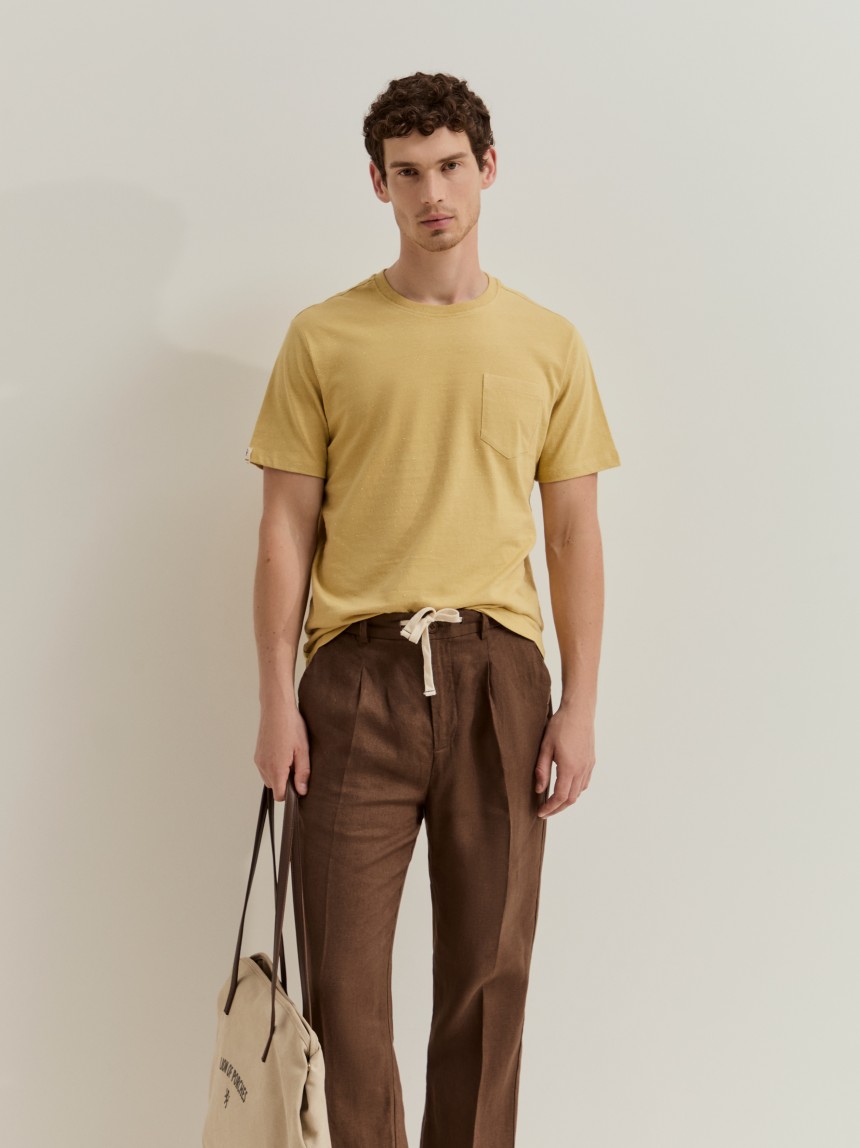 T-shirt em algodão com bolso