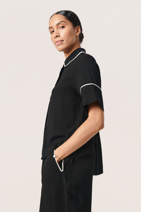 Soaked in Luxury SLGuilia Shirt SS STUDIO Black