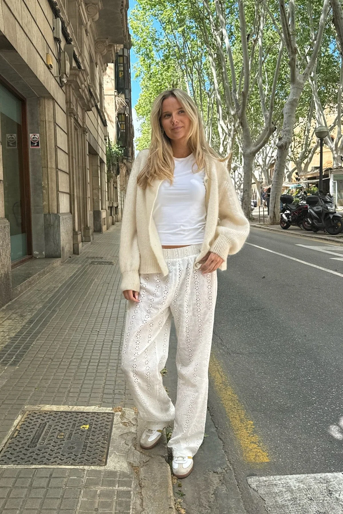 BYIC Zhannaic Pants we white embroidery