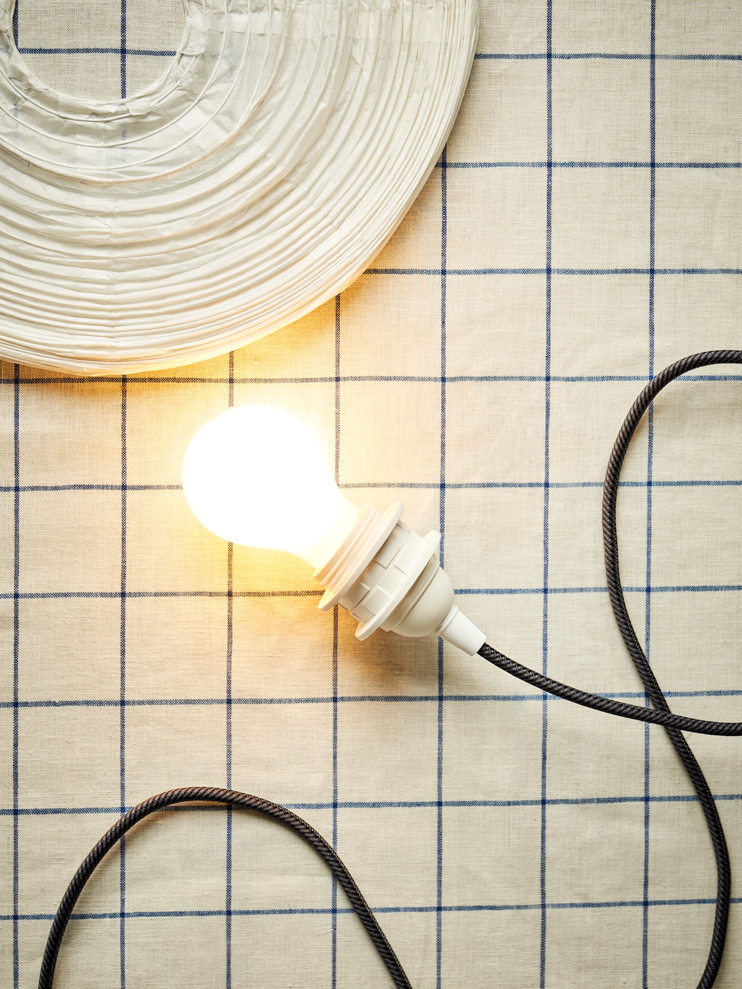 Plug-in pendellampe White | Tekstilkabel/termoplastisk fatning. 2,5 m. E27. | Black, White | Creative Cables