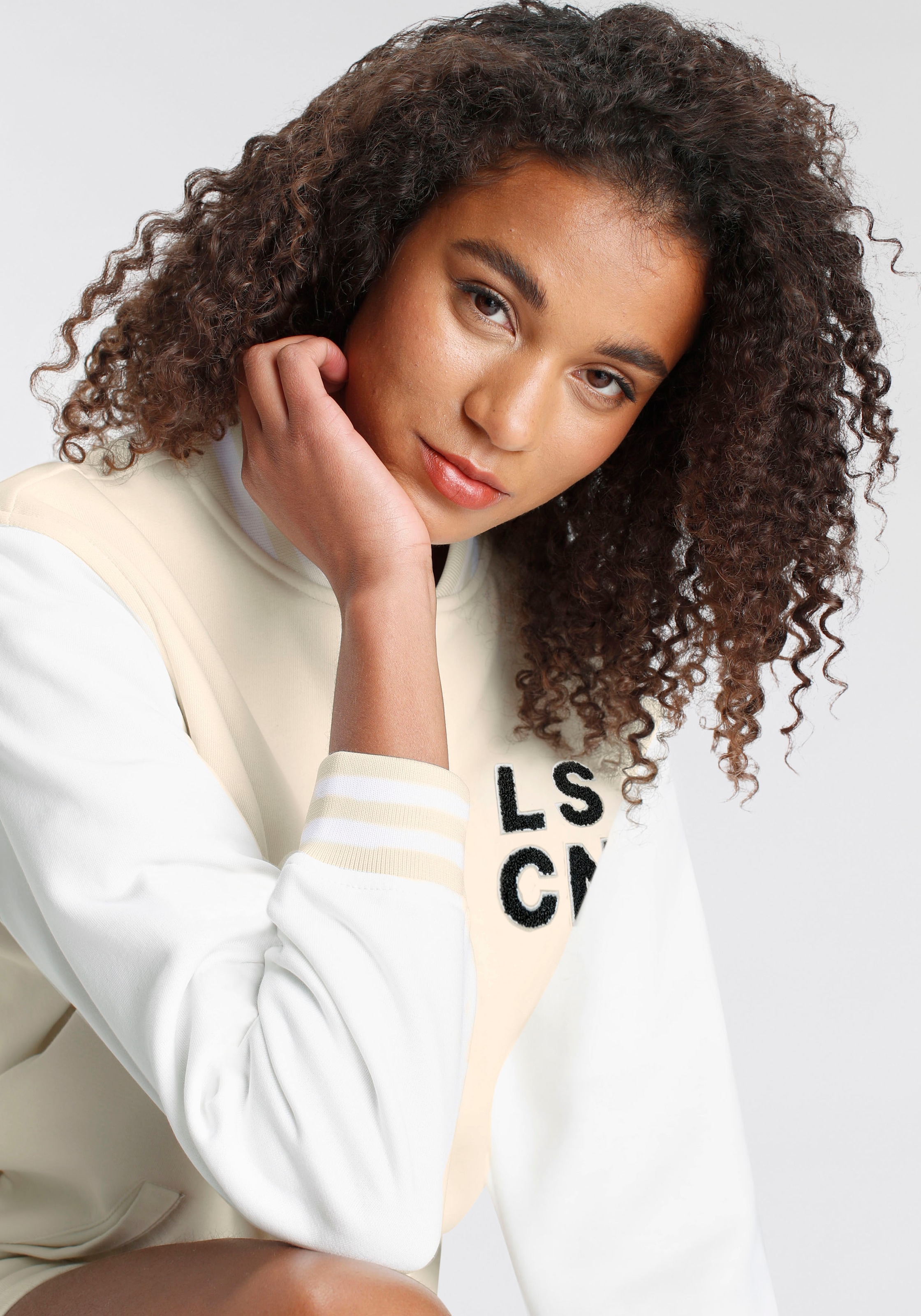 LSCN by LASCANA Sweatjacke , im College Stil, Loungeanzug