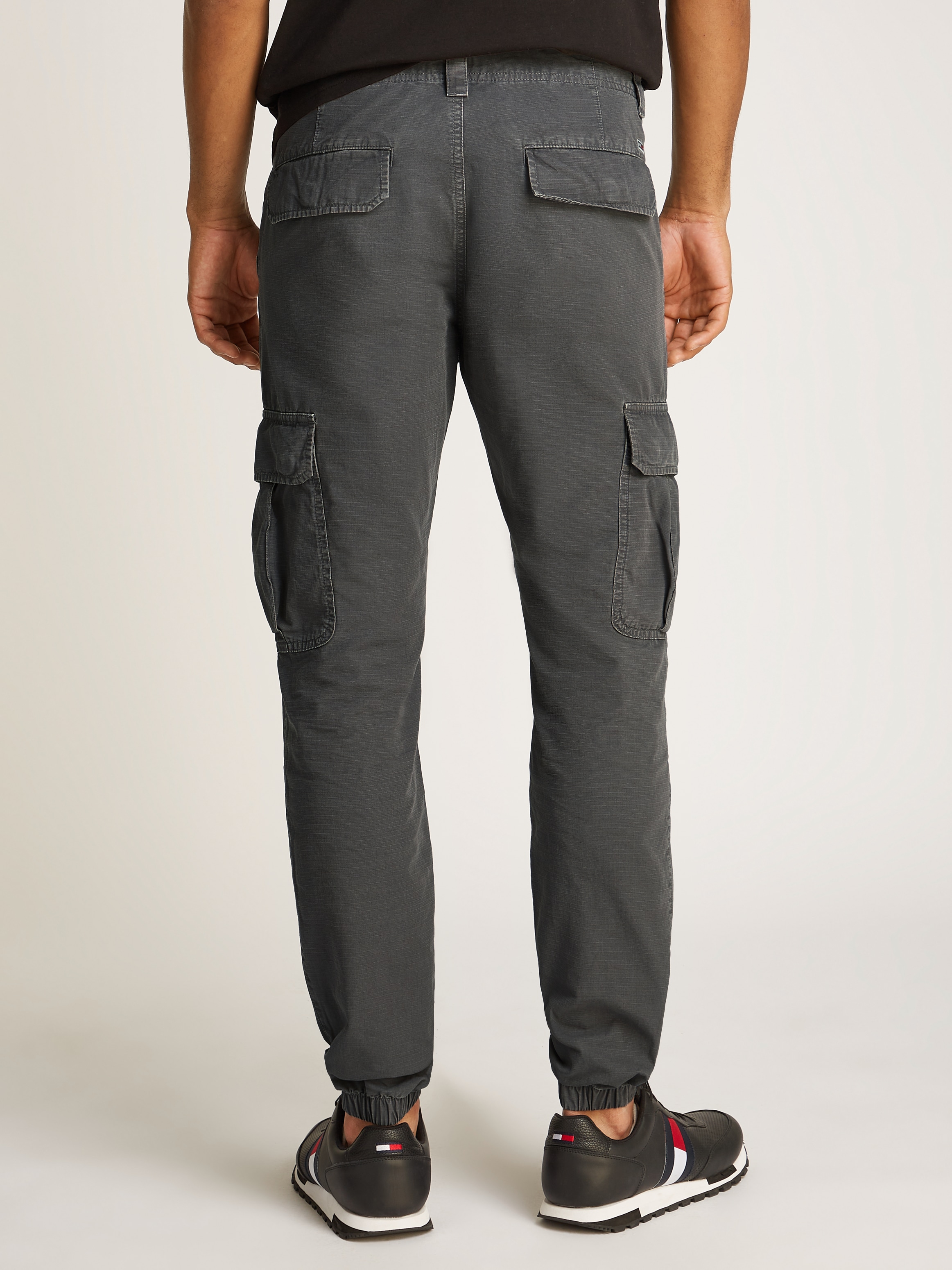 Tommy Jeans Cargohose »TJM RYAN CARGO«  mit Logostickerei