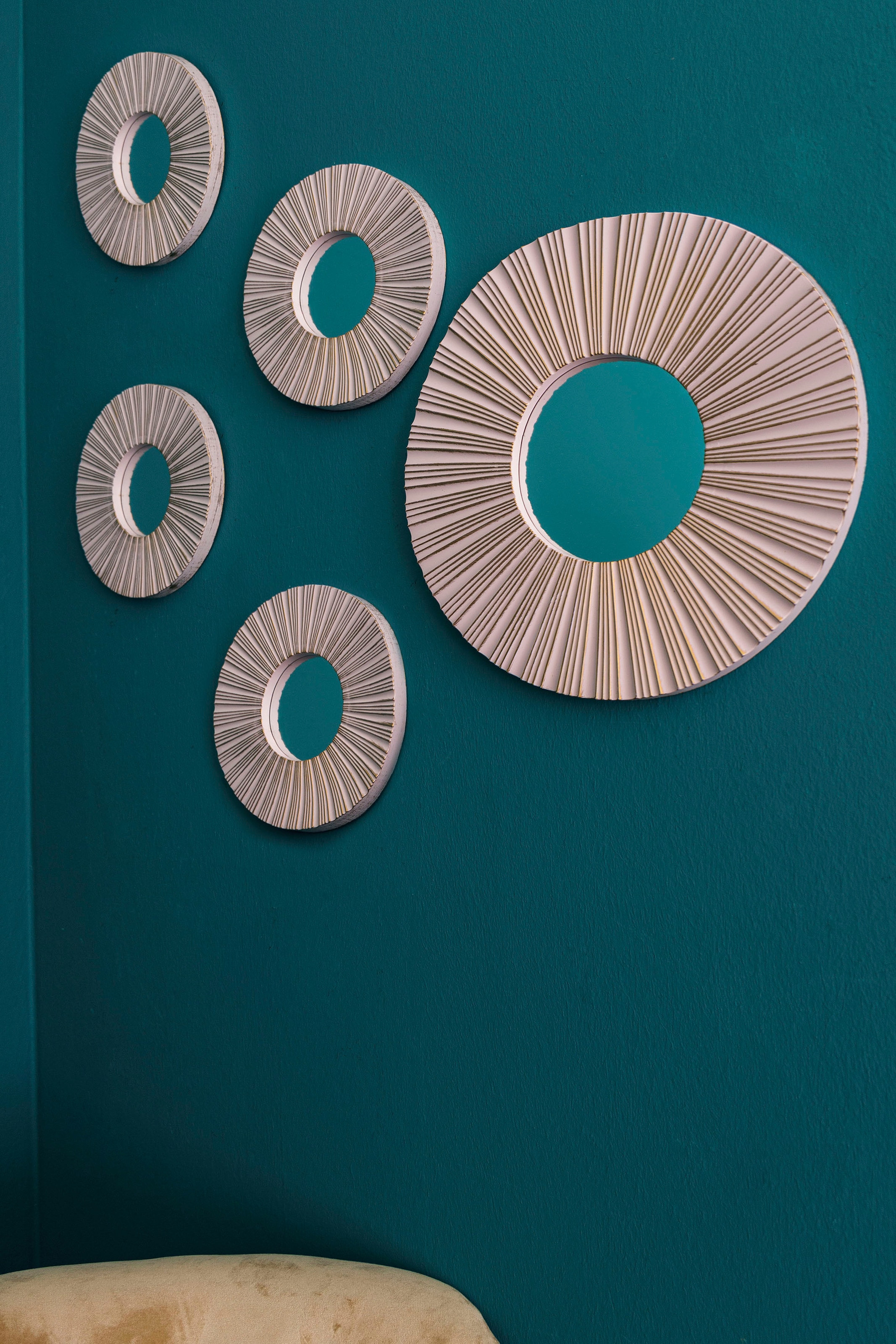 Myflair Möbel & Accessoires Dekospiegel »5tlg.Wanddekoset« Wandspiegel, Wanddeko, rund, 1x Ø 40 cm & 4x Ø 25 cm, Wohnzimmer