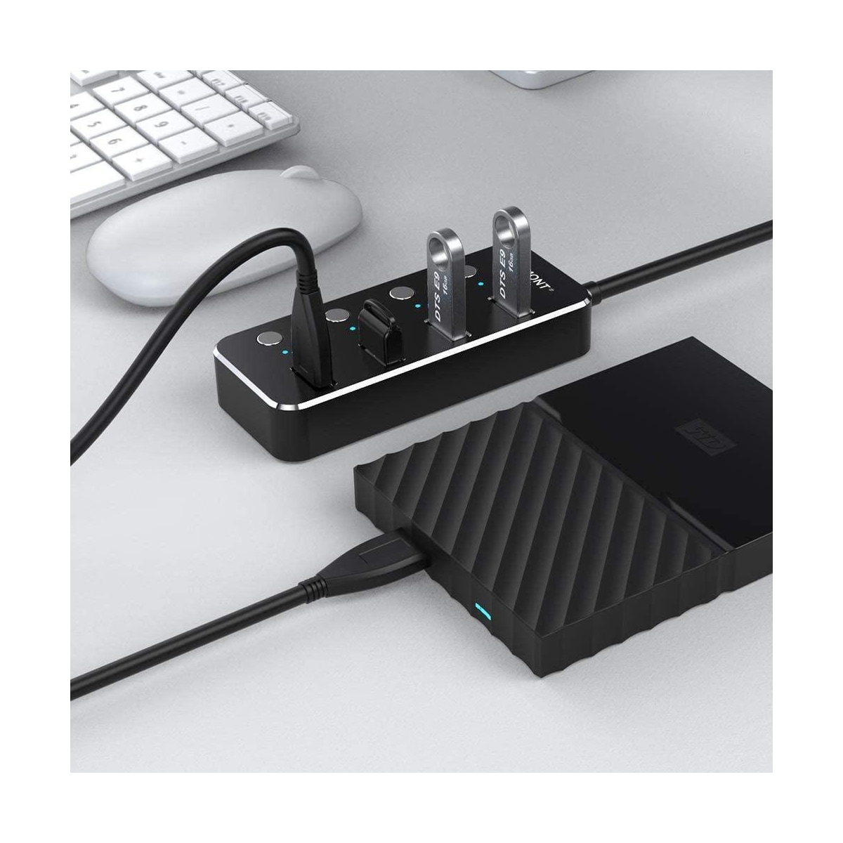 NÖRDIC drevet 4-ports hub USB-C 3.0 5Gbps med individuell bryter 25 cm kabel aluminium svart med strømforsyning