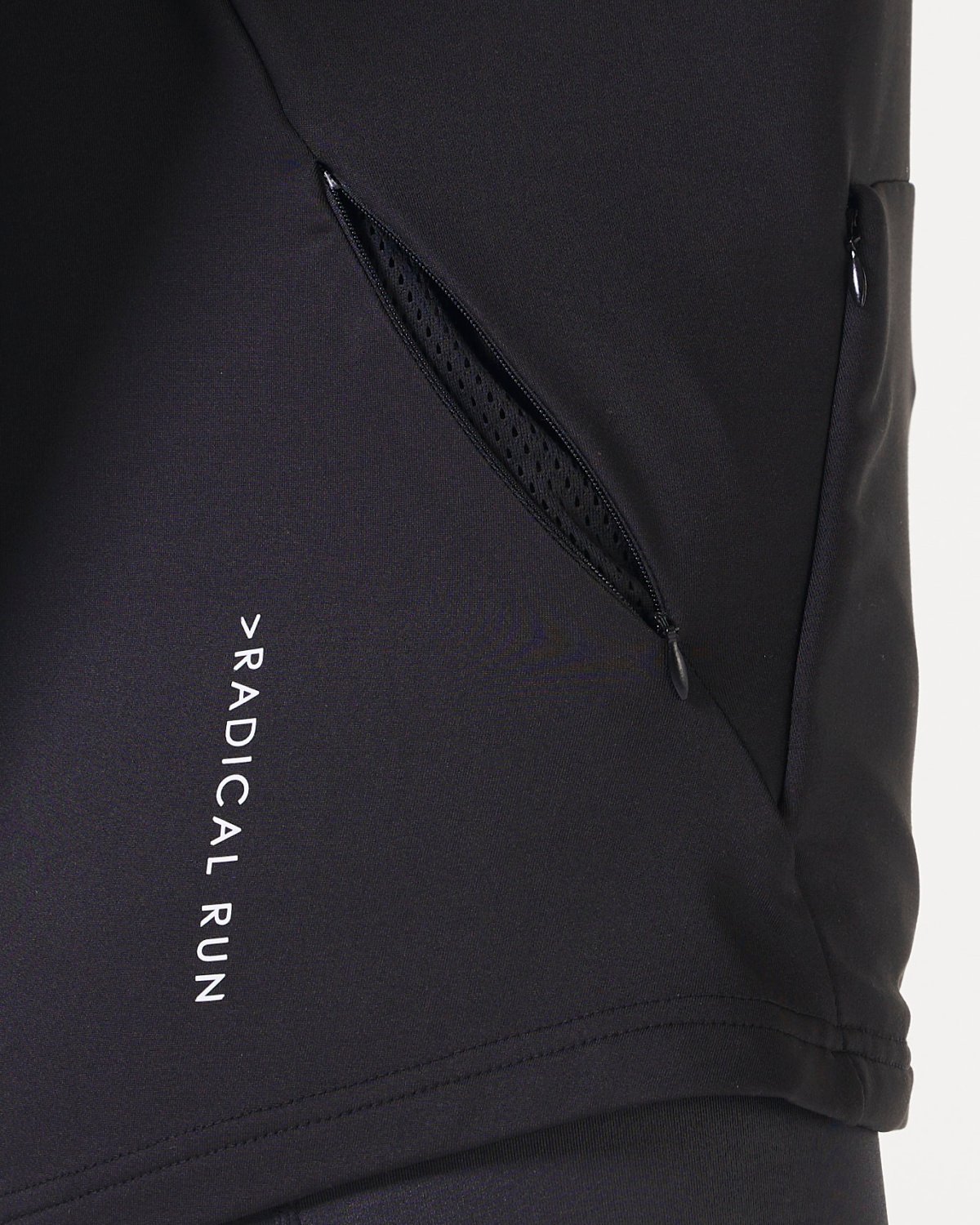 LEVITY Radical Run Tech Hood Black