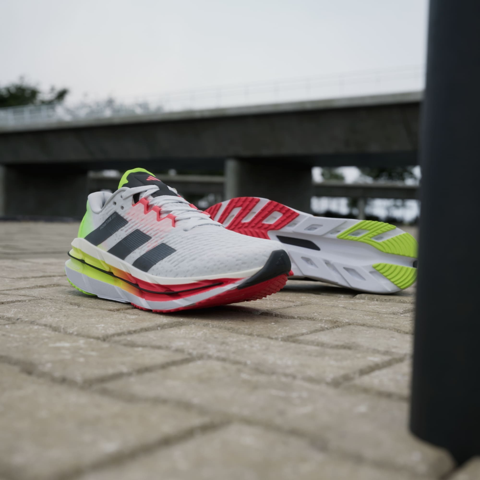Adistar Byd Herre Cloud White/Core Black/Lucid Lemon