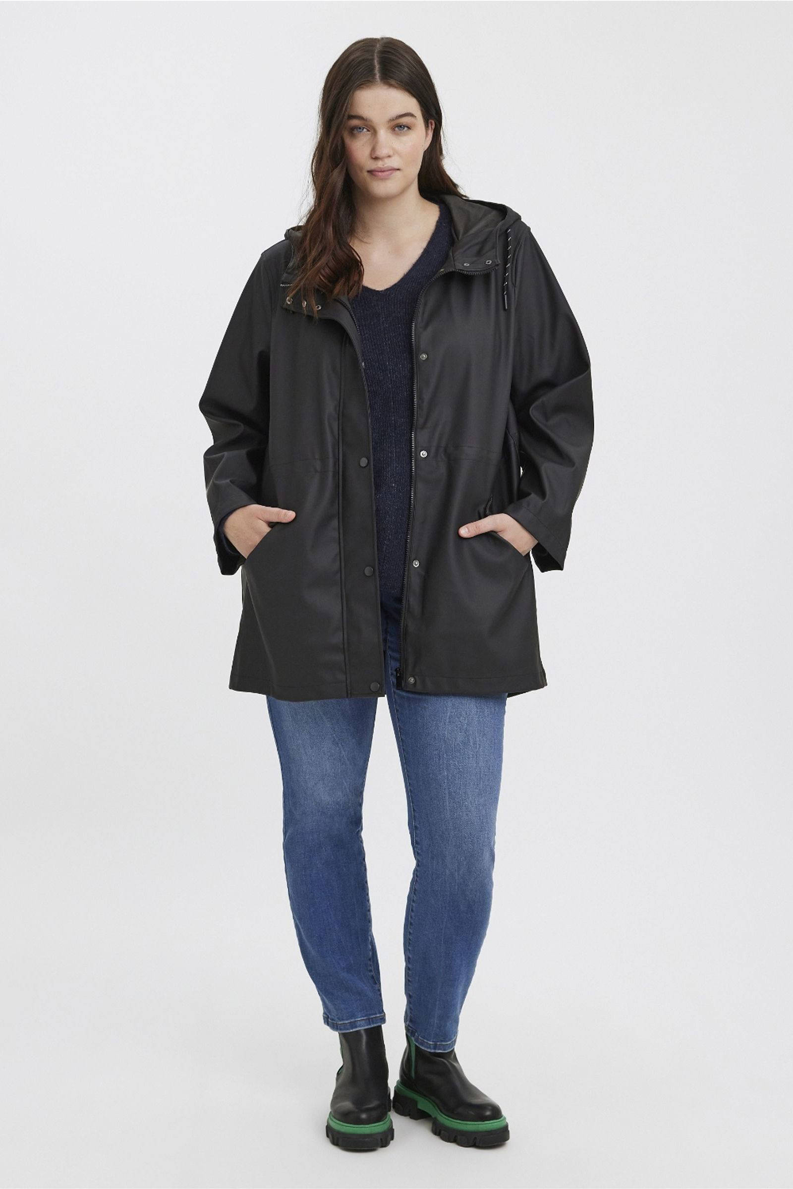 VERO MODA CURVE coated regenjas VMMALOU zwart