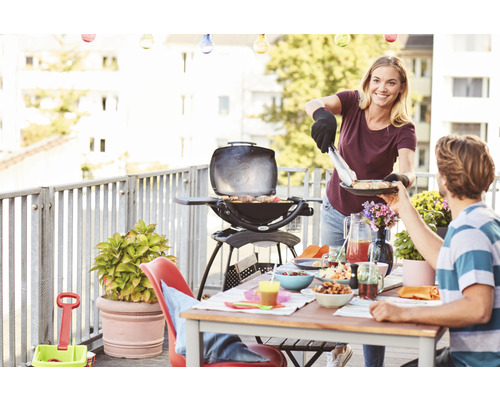 Weber Q 1200 Stand Black Gasbarbecue, 1 roestvrijstalen brander, 2,49 kW, grilloppervlak van 43 x 32 cm, gietijzeren grillrooster, deksel en behuizing van gegoten aluminium, inclusief standaard, geïntegreerde thermometer, elektronische ontsteking, ve