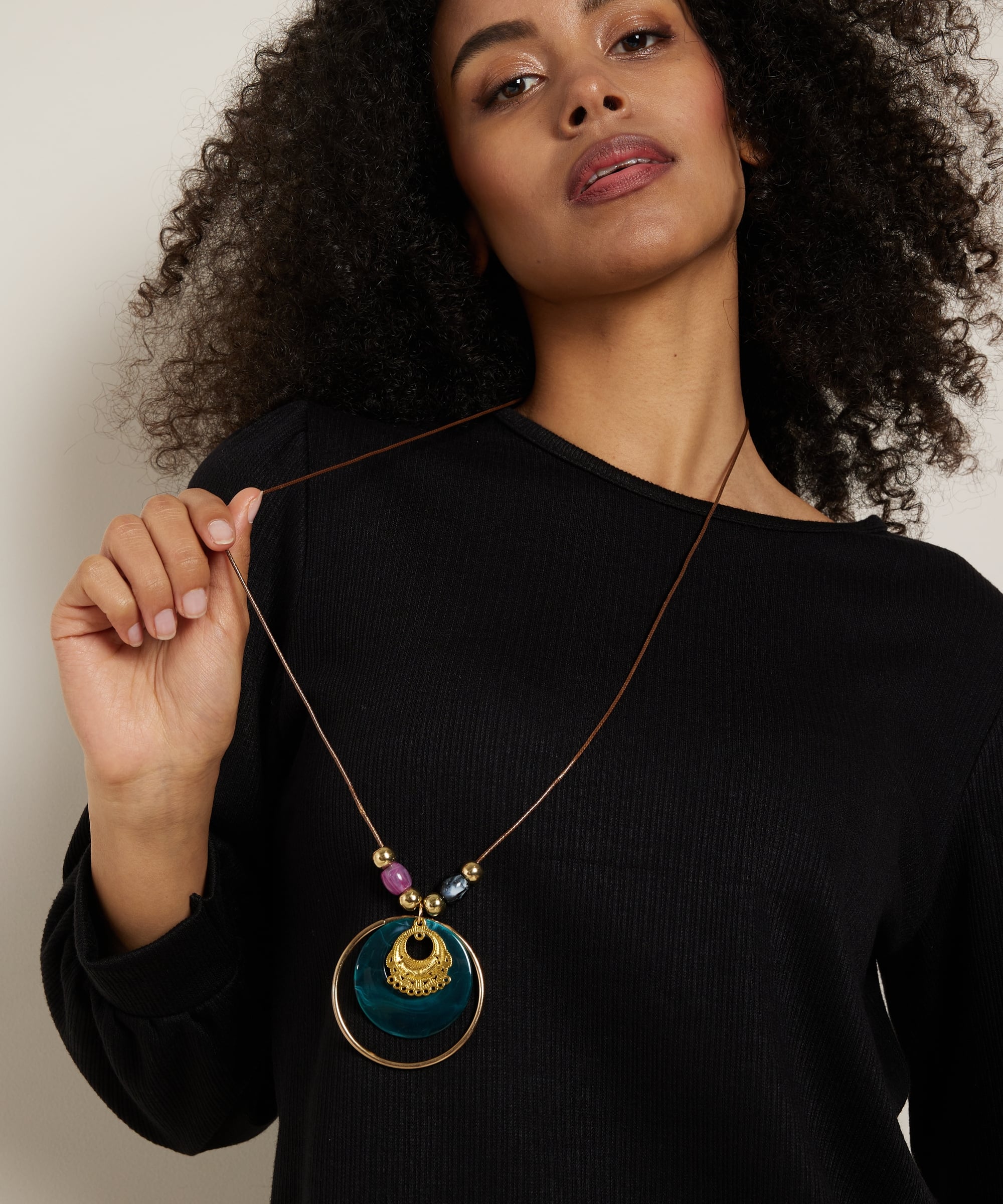 structuur top met ketting