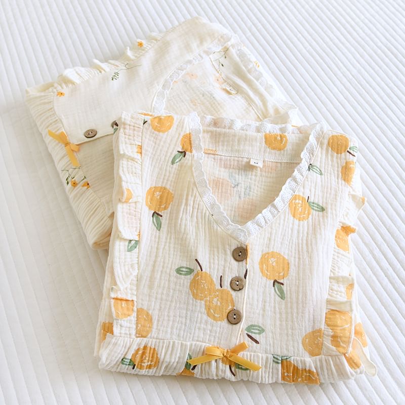 Finlies - Midi-pyjamajurk met korte mouwen, V-hals, print en ruches