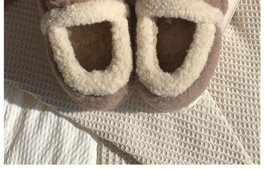 Dalli Daisy - Label Applique Fluffy Slippers