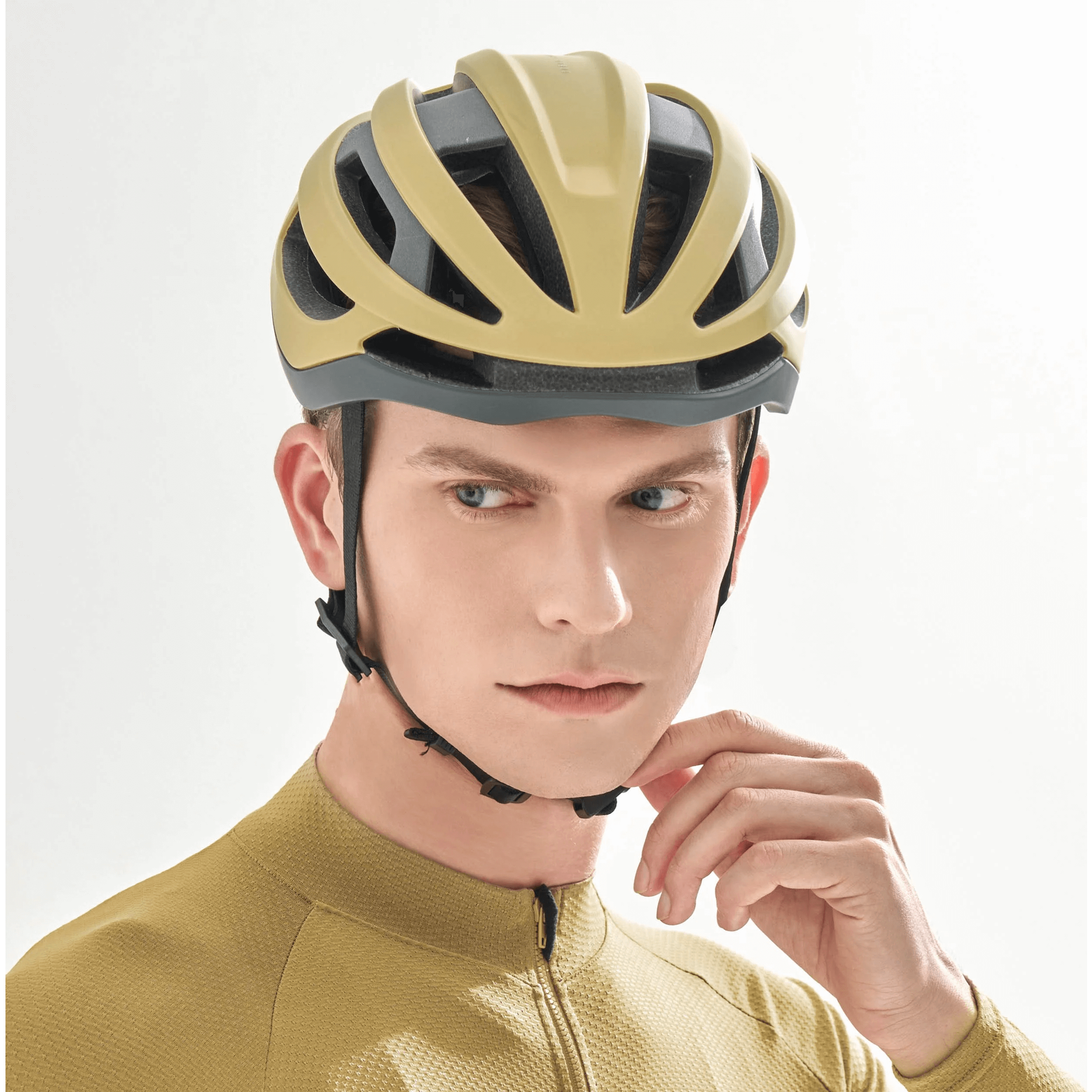 CRNK Helmer Hyper Racefiets Helm