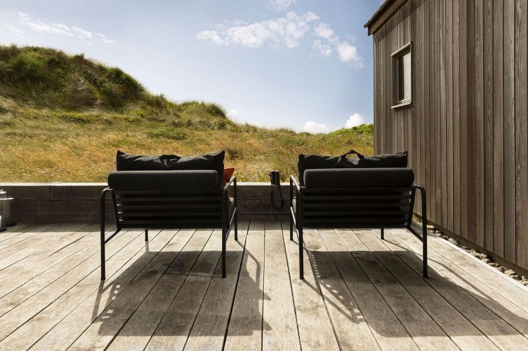 Houe Avon Lounge fauteuil frame zwart stof leaf heritage