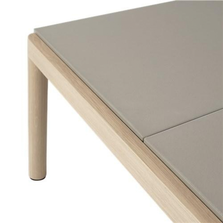 Muuto Couple salontafel 120x84 plain eiken pale blue