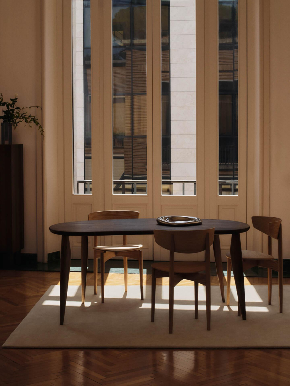 Ferm Living Feve tafel met lade Walnut