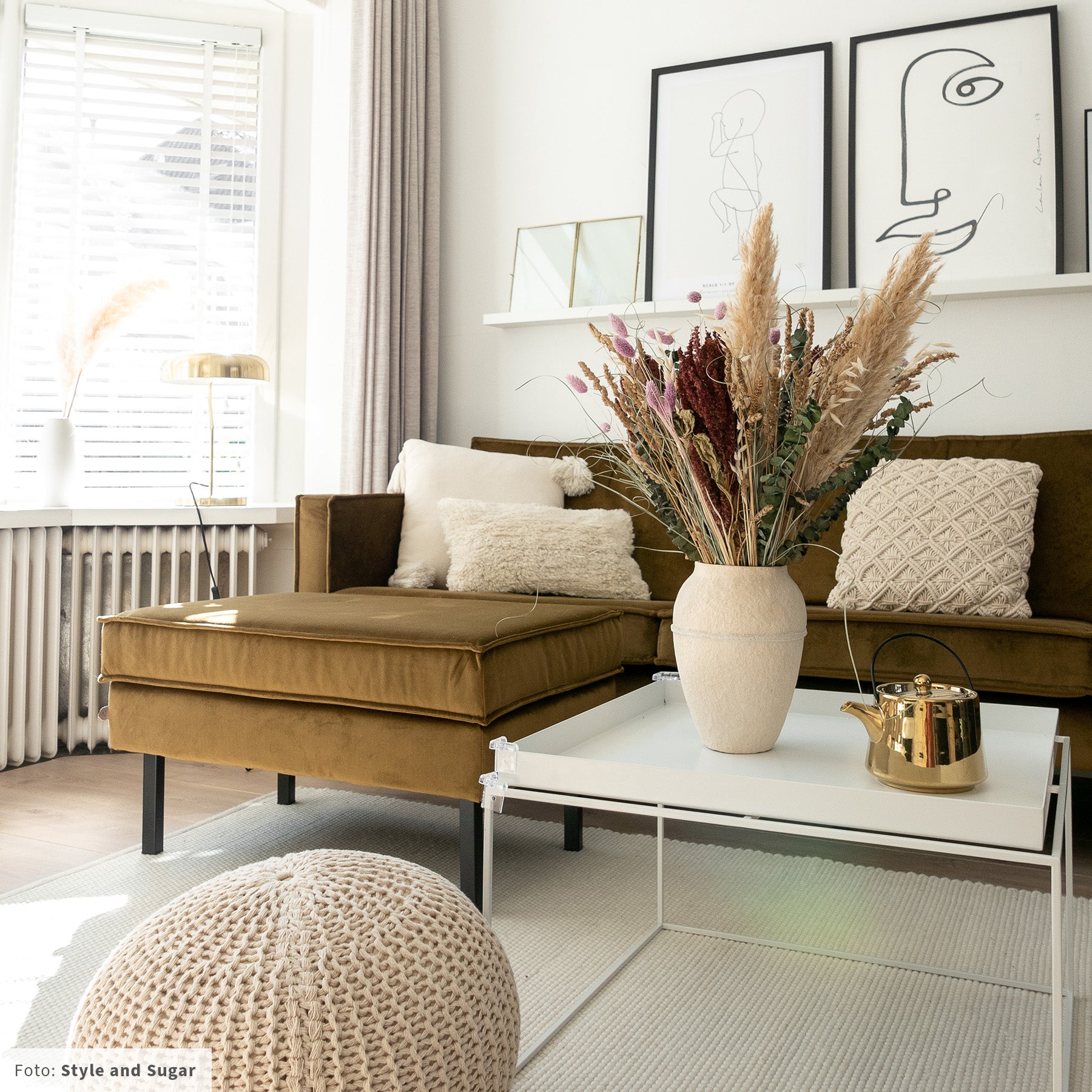 WOOOD Rodeo Hocker - Velvet - Honinggeel