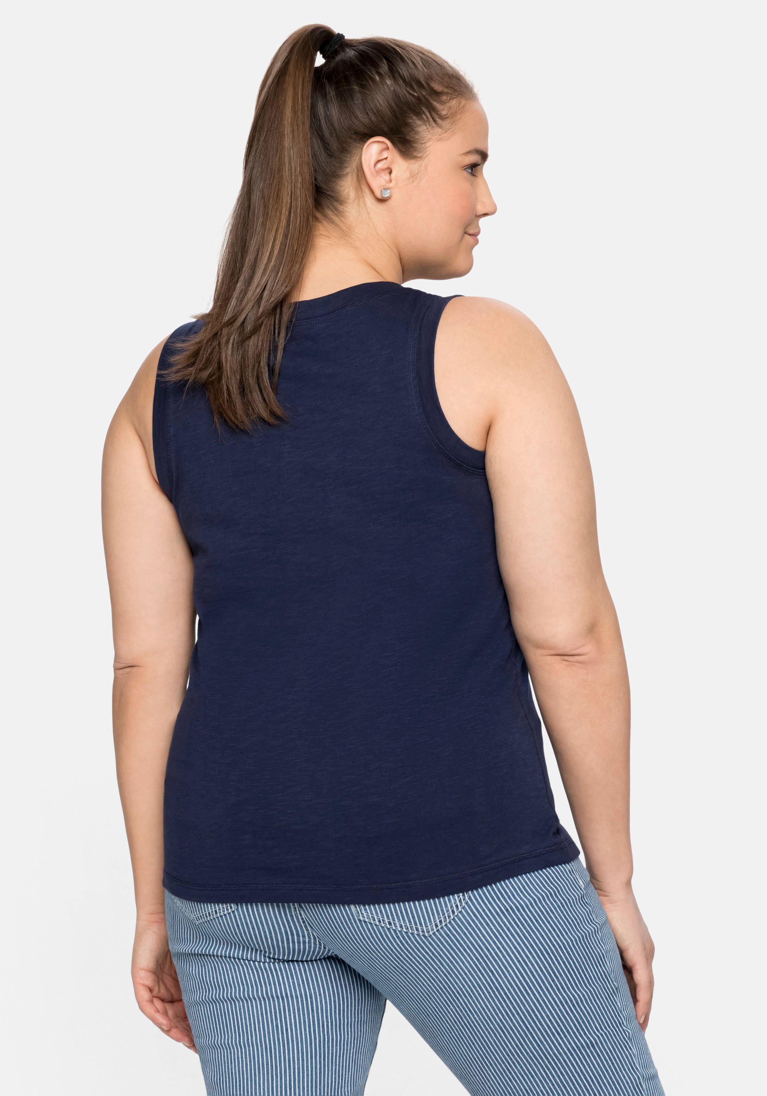 Tanktop mit Dekoknöpfen am V-Ausschnitt