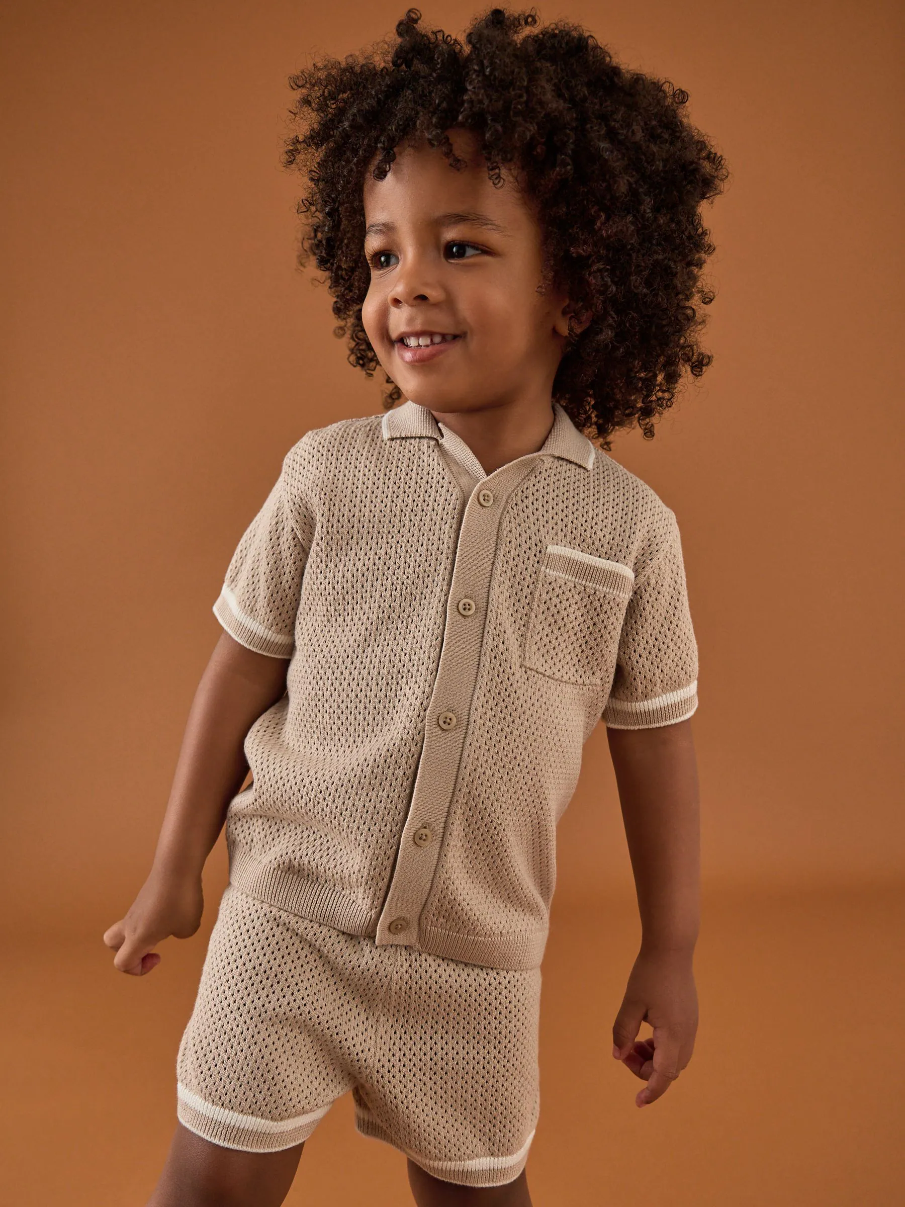 Taupe - Set van gebreid poloshirt met textuur en reverskraag en shorts (3mnd -10jr)