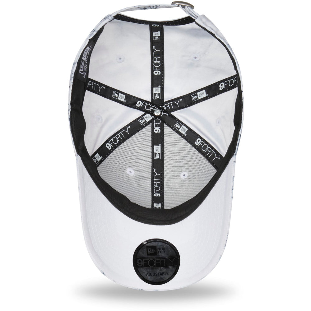 Køb NEW ERA Louvre Clear 9Forty Kasket Marble Print - White