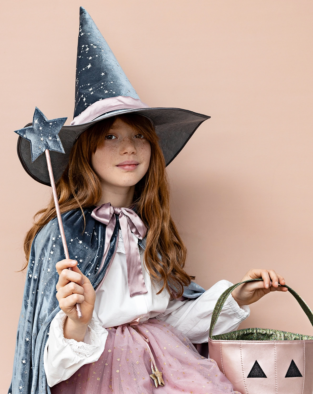 Kostümzubehör BEATRIX WITCH WAND in grau
