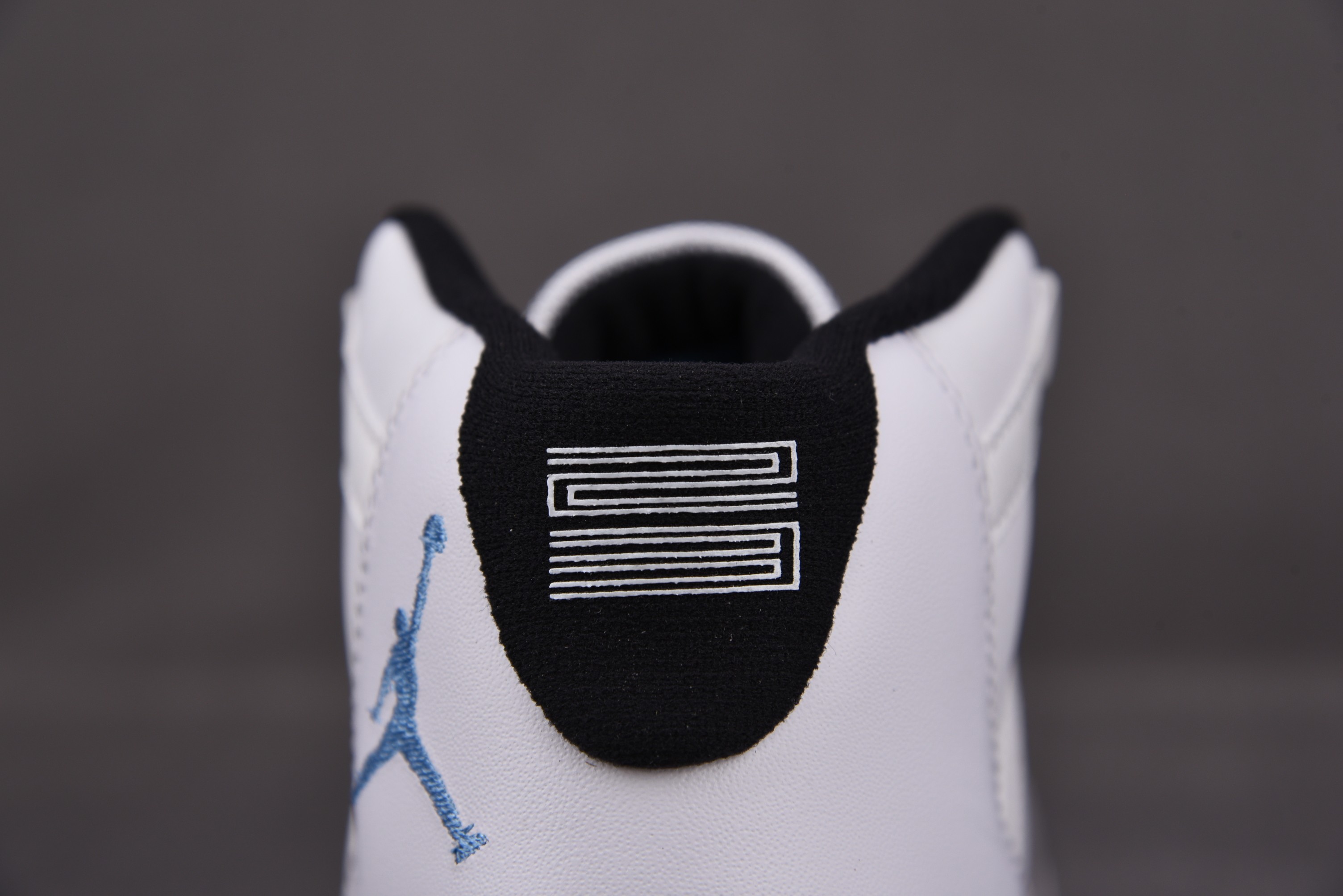 Jordan 11 Retro Legend Blue (2014)