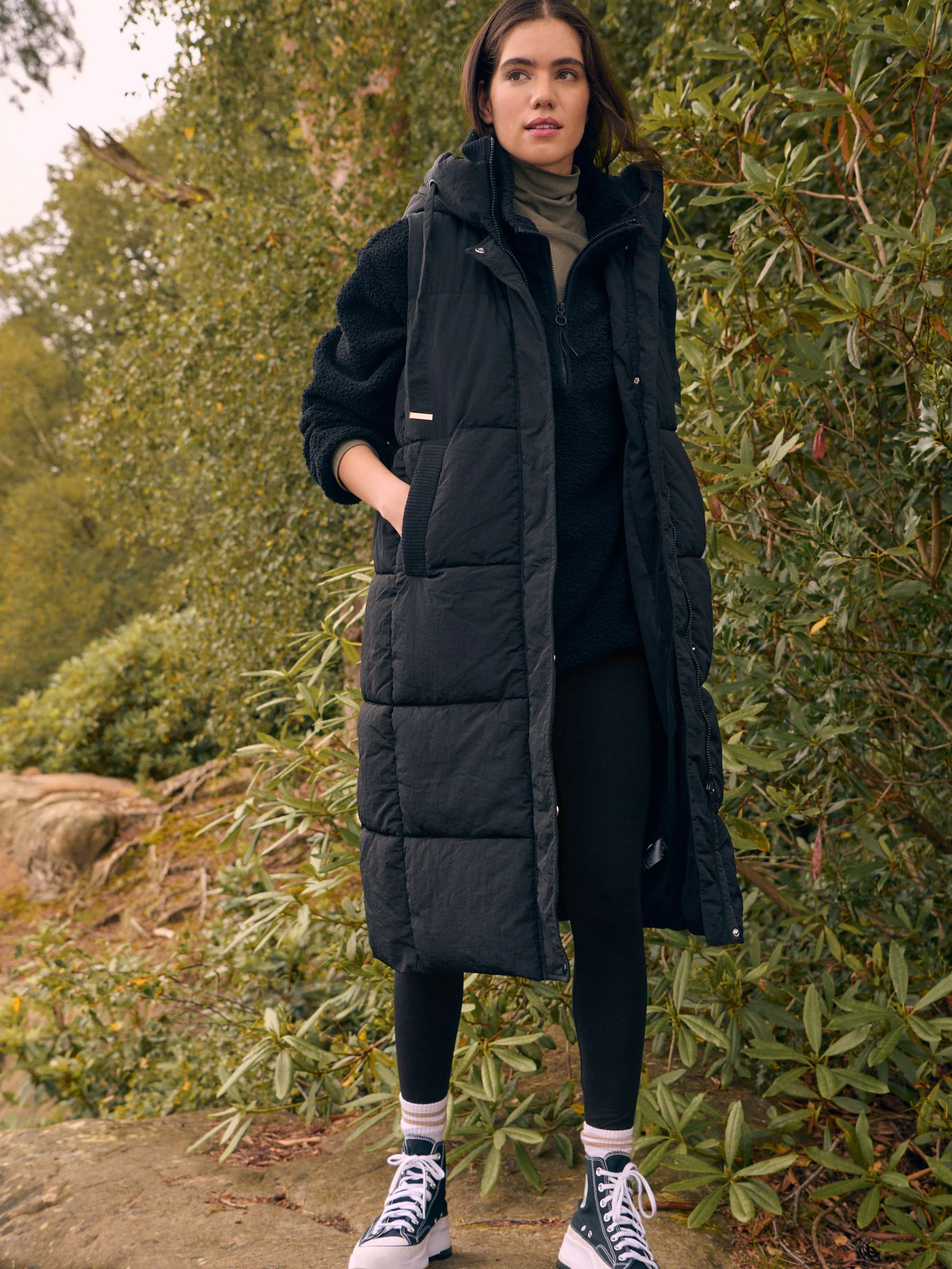 Zwart - Shower Resistant Knit Collar Hooded Padded Gilet