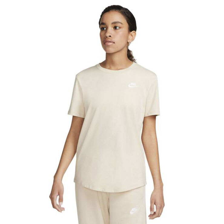 Nike Sportswear Club Essentials T-shirt Hvid