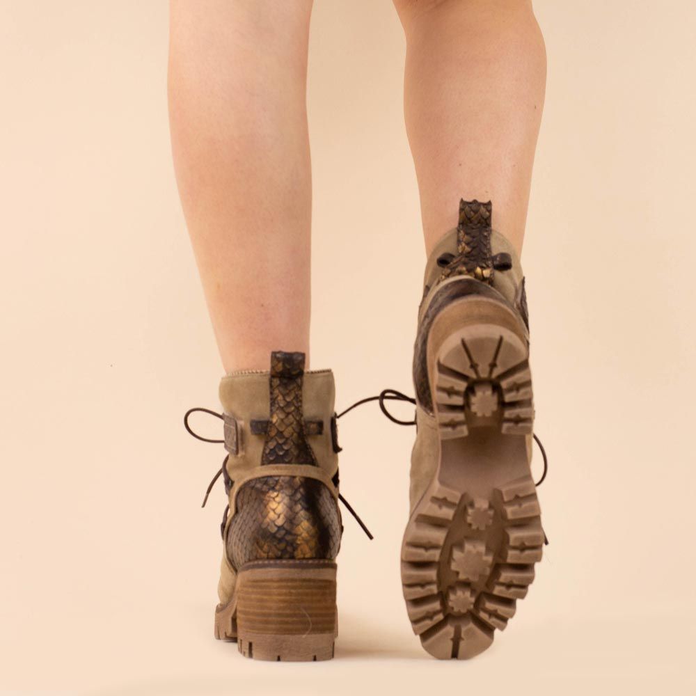 Nemonic 2241 gevoerde boho enkellaarsjes beige