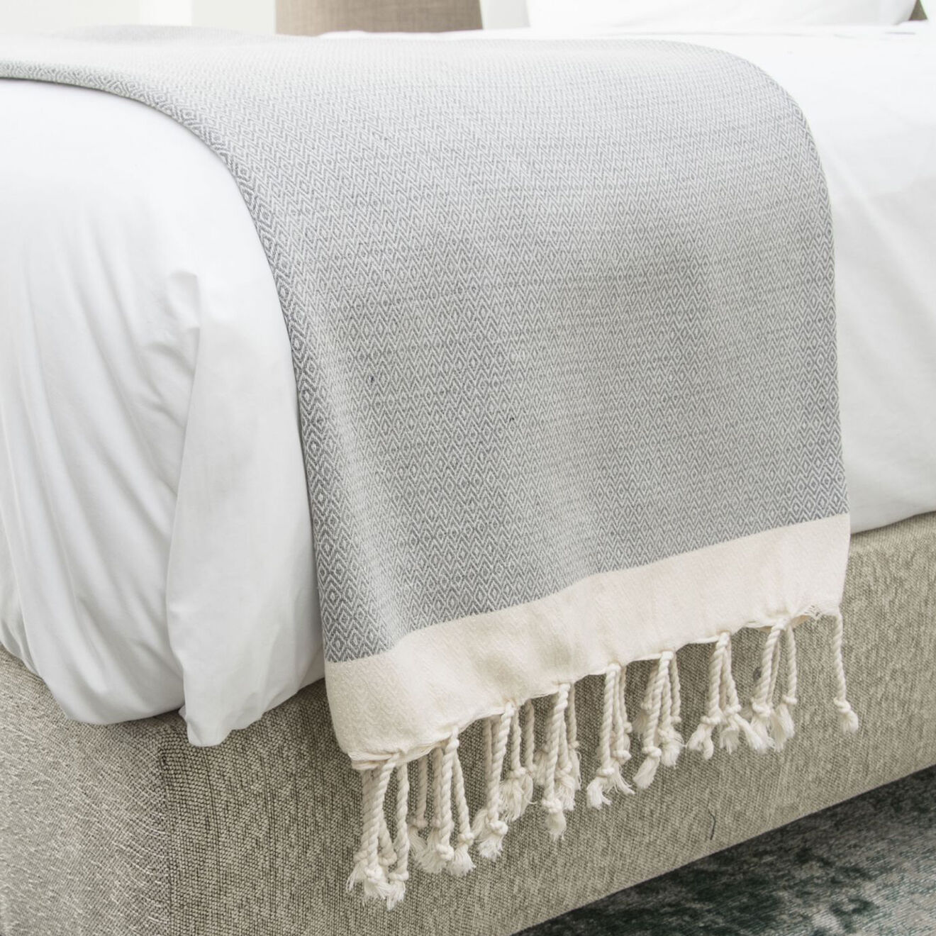 Febronie Plaid Courchevel Losange gris moyen