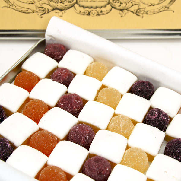Damier de calissons et pâtes de fruits