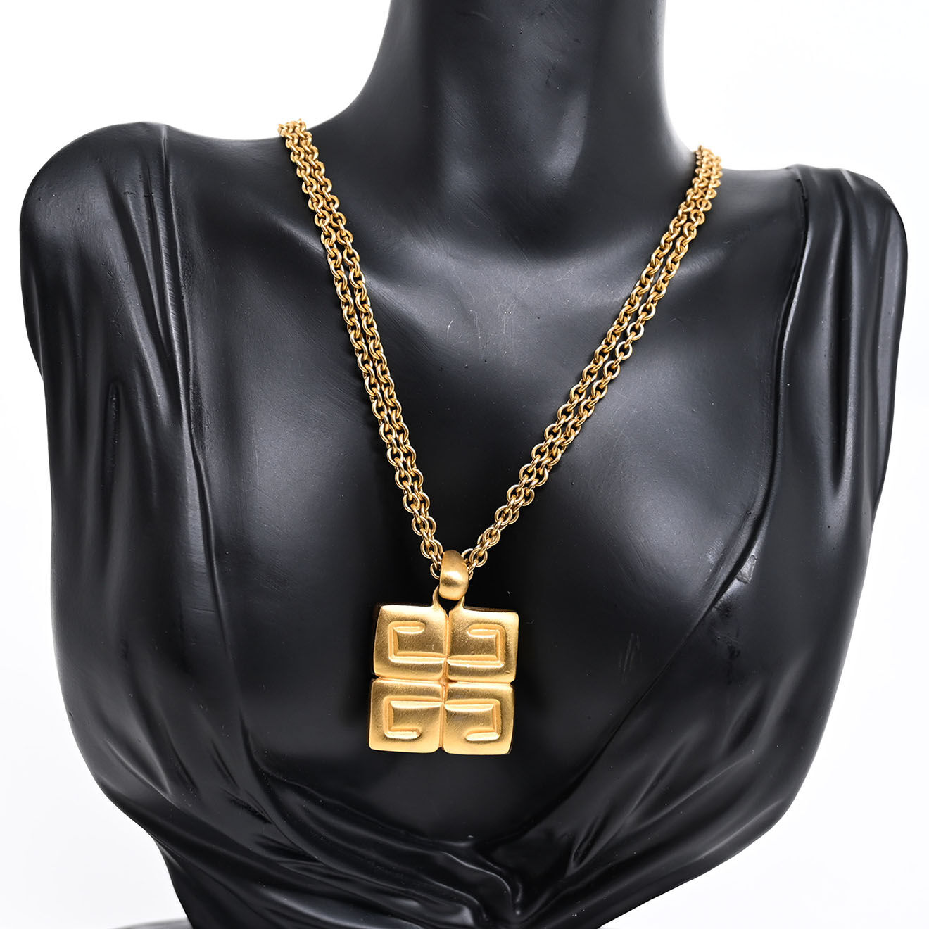 Givenchy Collier doré - Neuf sans étiquette