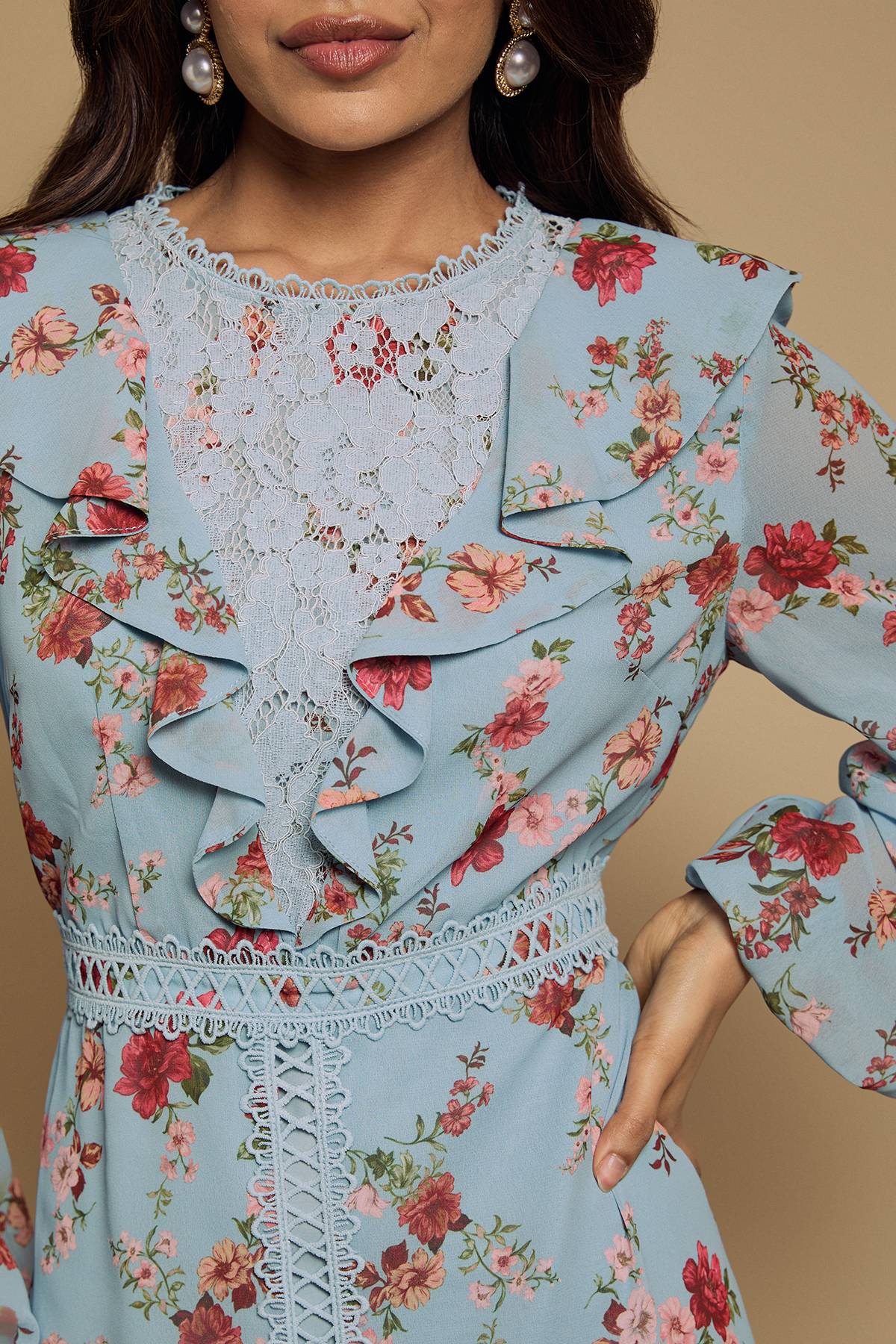Oasis Robe Midi En Mousseline Imprimée Avec Détails De Dentelle Et Volants Pour Petite Taille