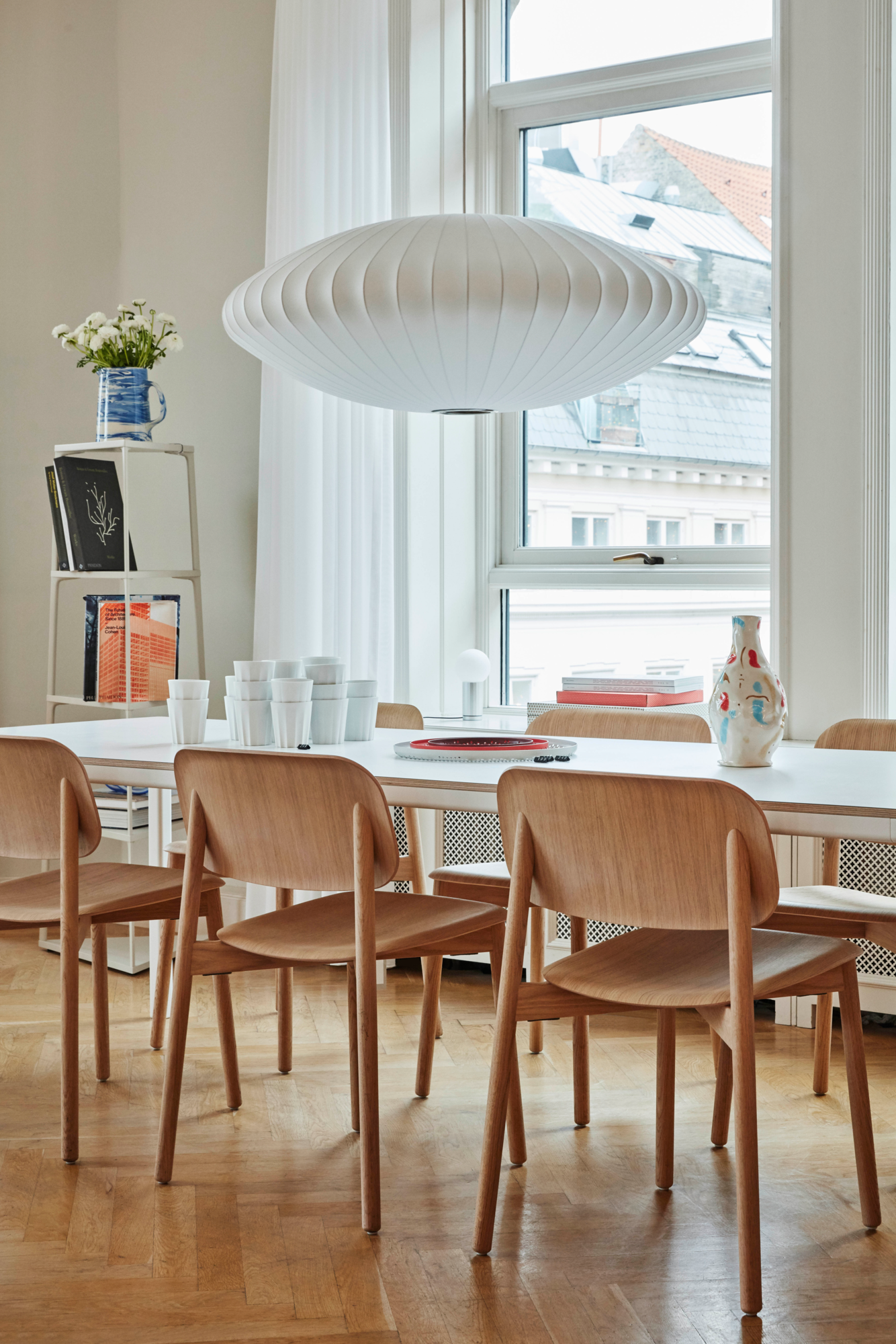 Eettafel T12 250x95 wit onderstel wit linoleum blad
