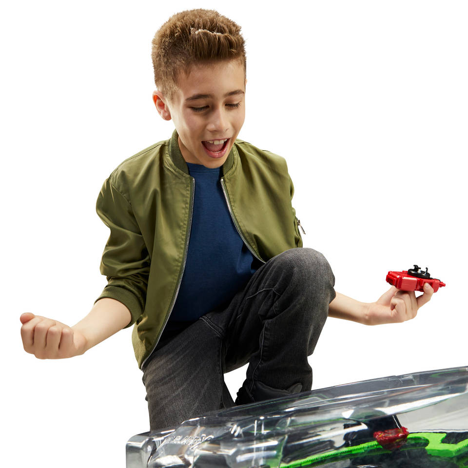 Beyblade X Soar Phoenix 9-60GF Deluxe String launcher set
