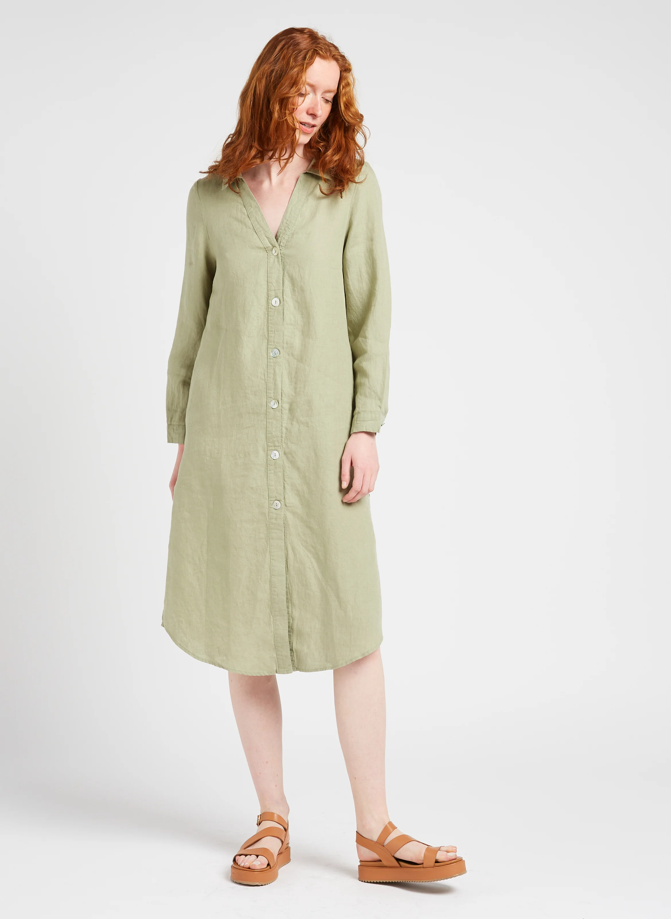AICHA - Robe mi-longue col V en lin | Vert