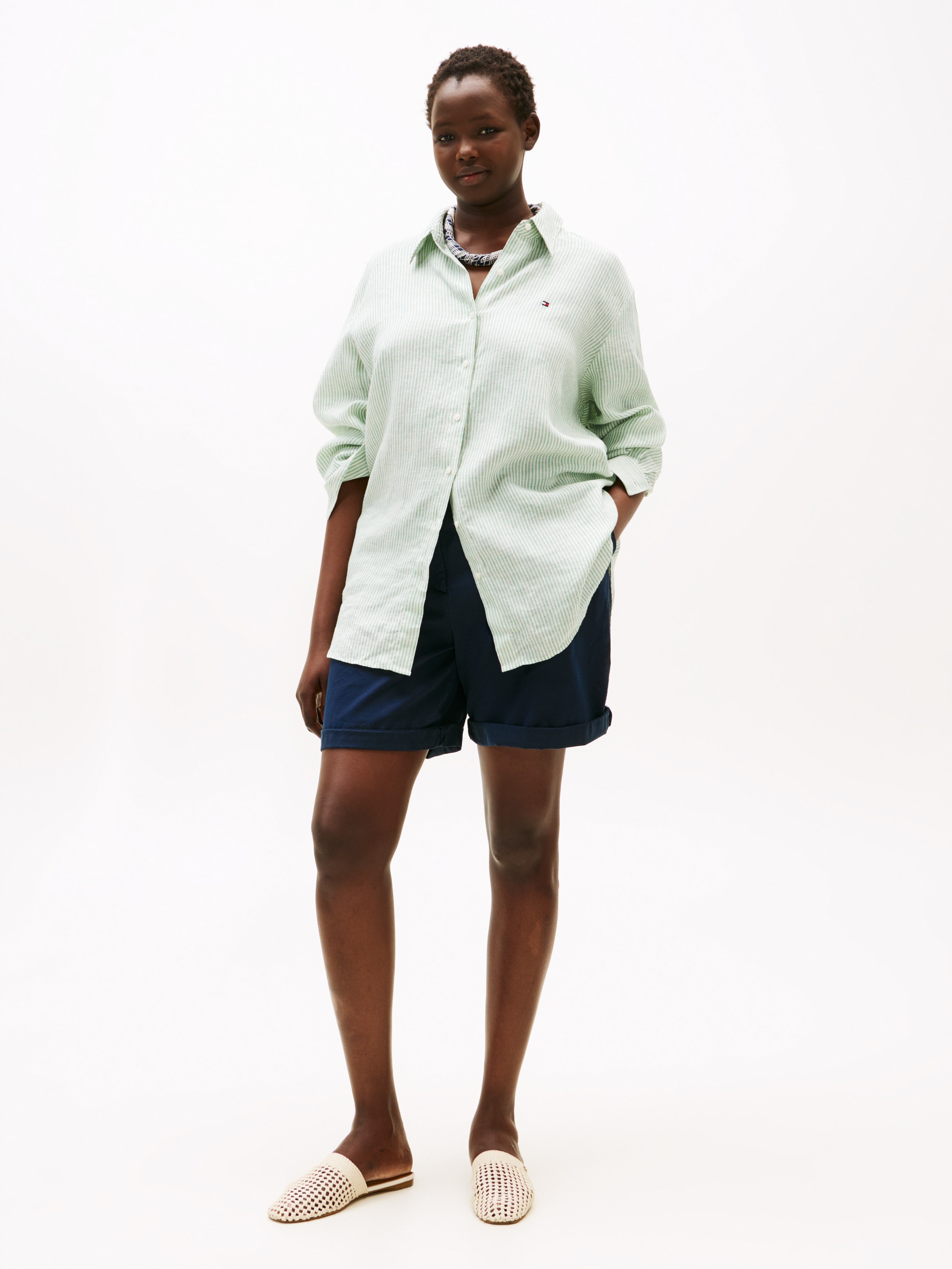 Tommy Hilfiger Curve Shorts »CRV CO BLEND GMD CHINO SHORT«  in Grossen Grössen, Chino Qualität, Logostickerei