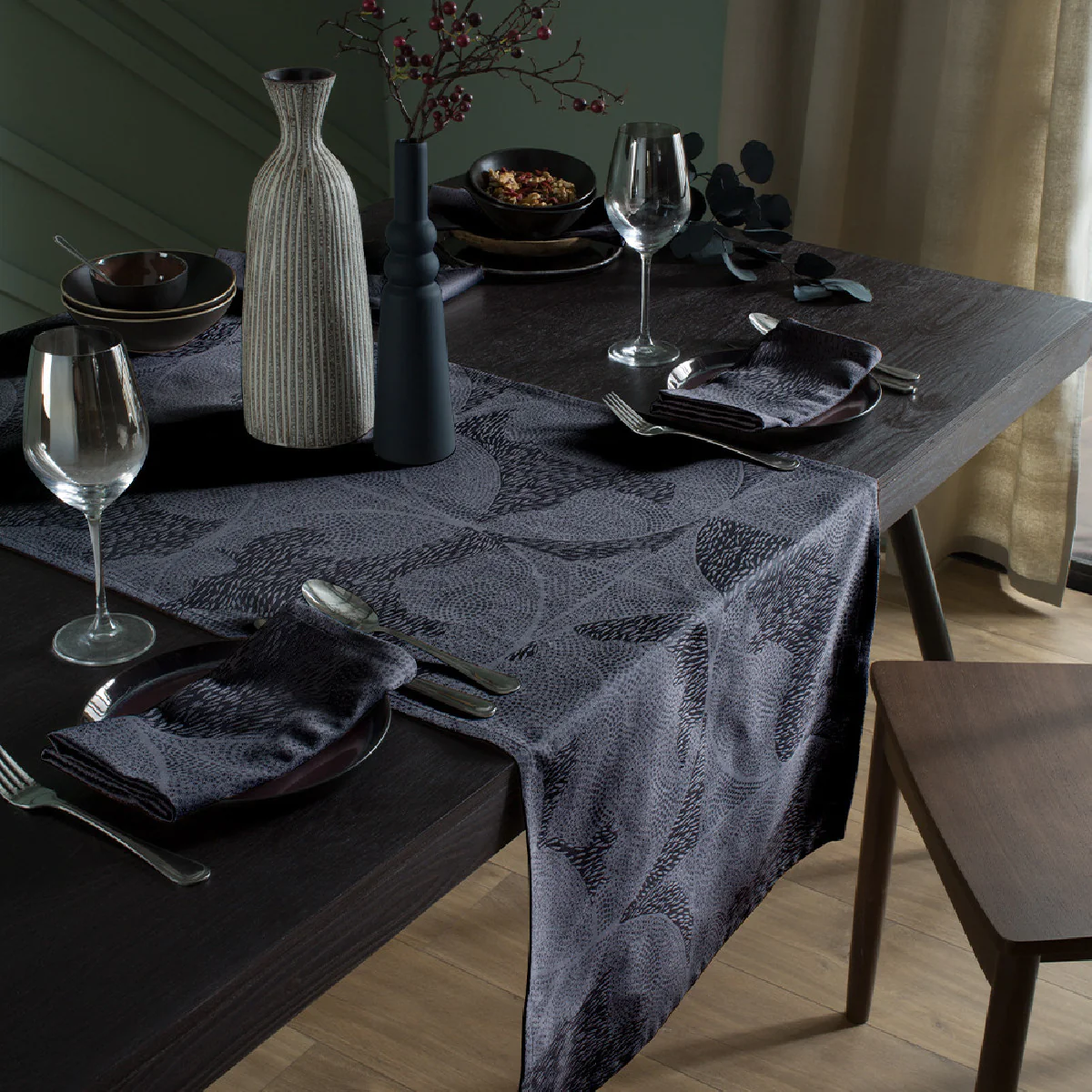 Chemin de table pur coton bleu 155X55 Garnier Thiebaut