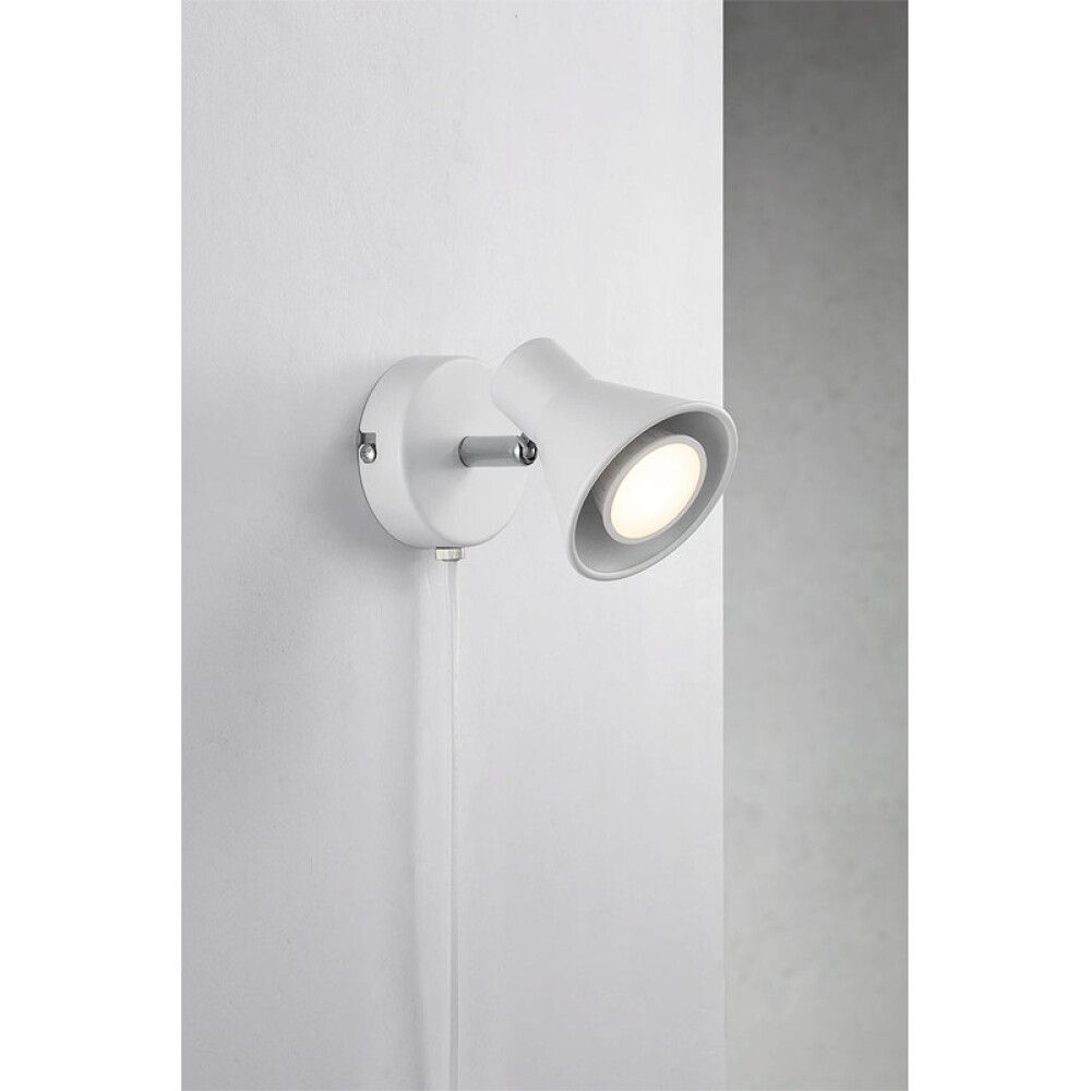 VEGGLAMPE NORDLUX EIK HVIT