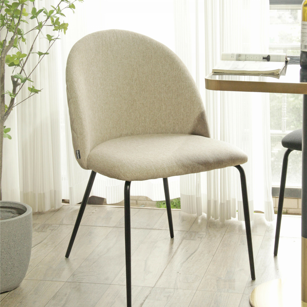 Lot de 4 chaises en tissu beige