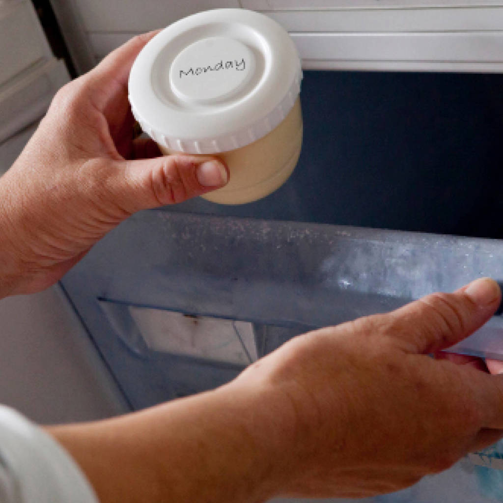 niet zo handig als het lijktMoedermelk en Babyvoeding Bewaarbakjes - 6 Stuks