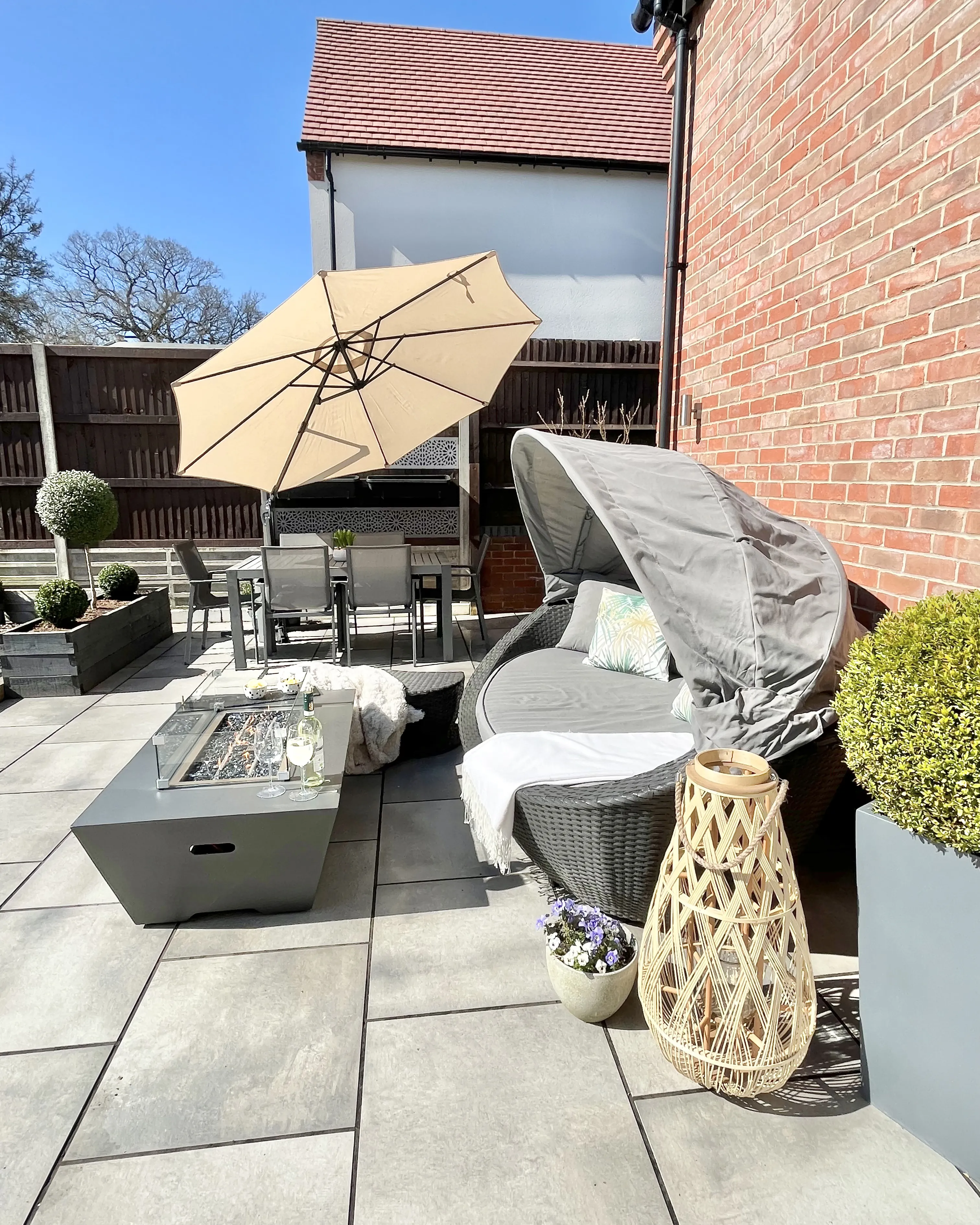 Zweefparasol 300 cm SAVONA Lichtbeige