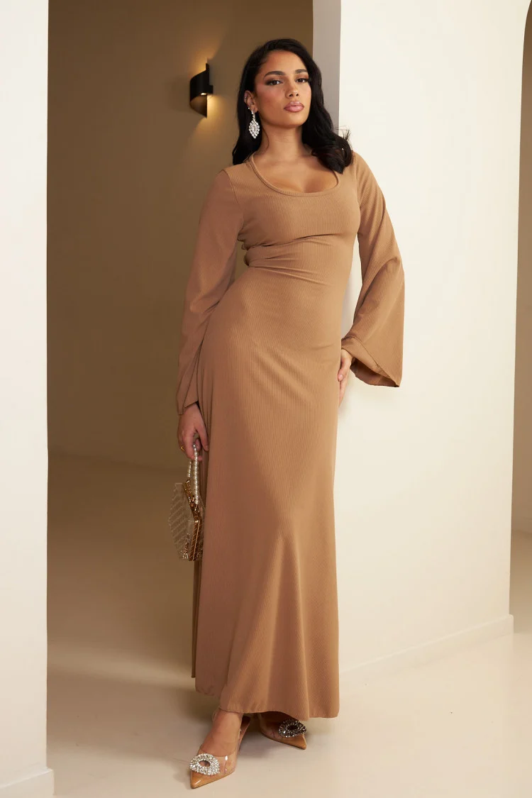 Robe beige côtelé ajustable au dos