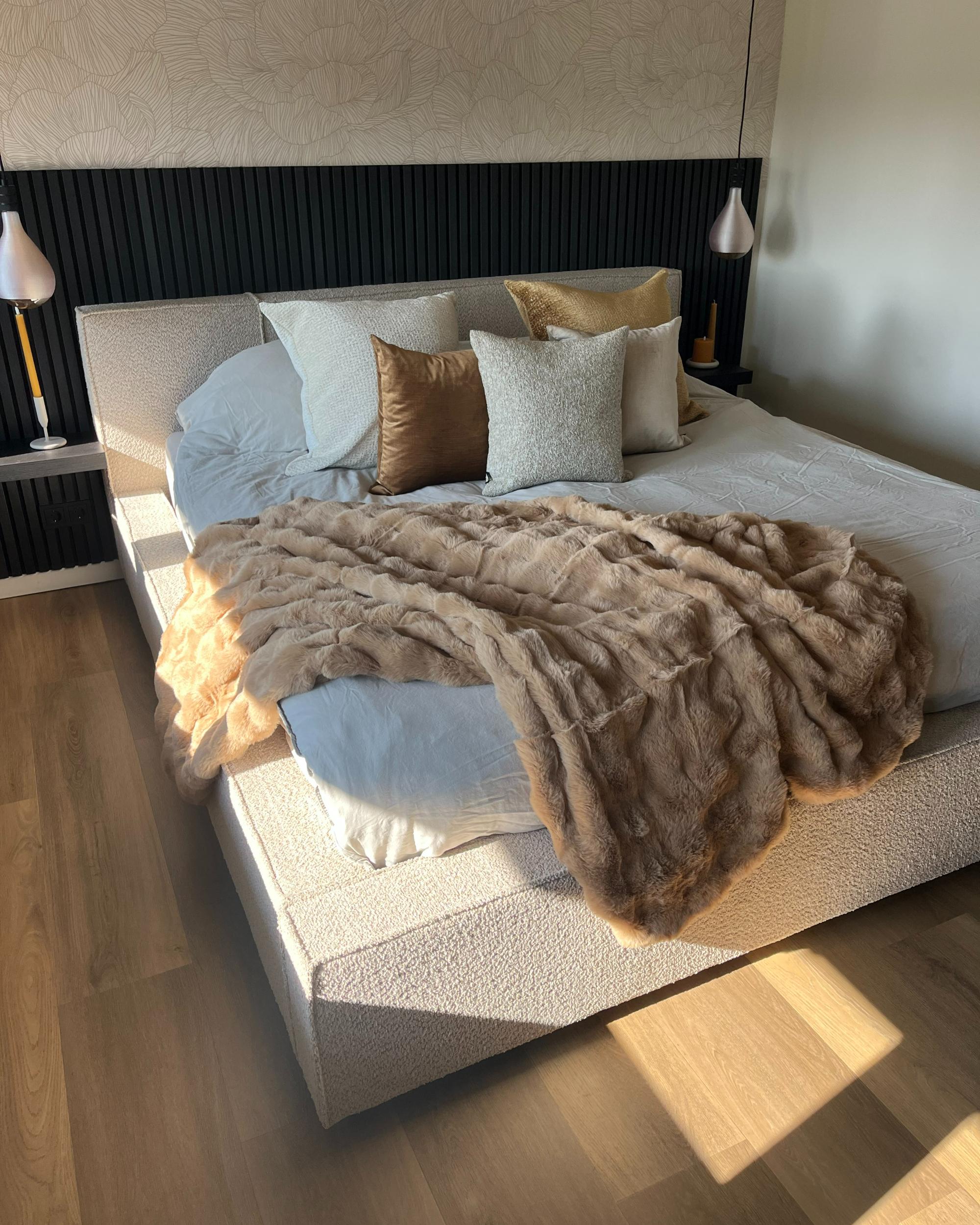 Bed Bouclé MIRANDE 180 x 200 cm Taupe